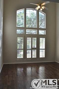 4th image of 1319 Delmont Ct