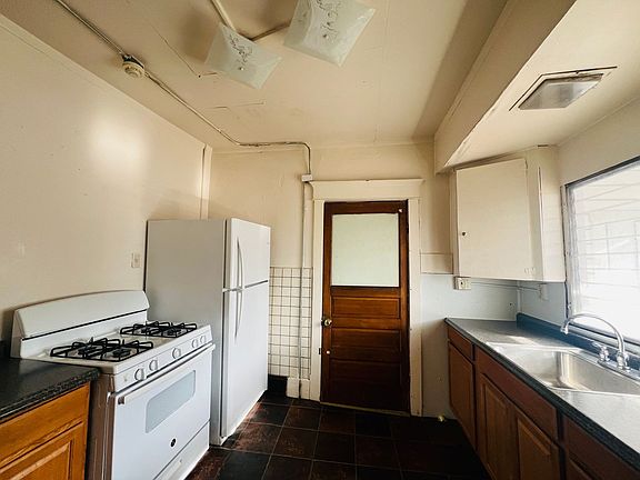 3rd image of 59 Richwood Ave
