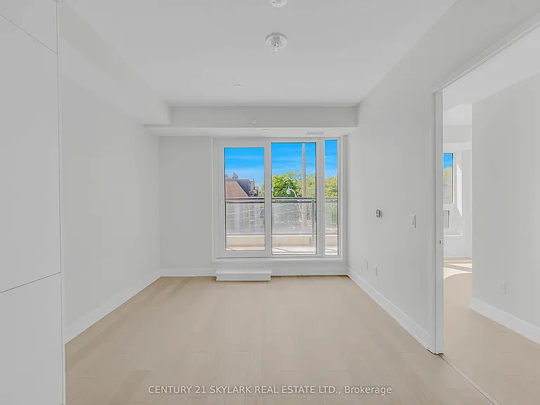 322 Dupont St #206 — Photo 6