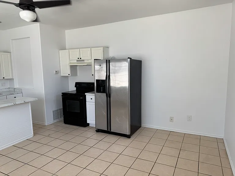 31200 Avenida Alvera #B — Photo 4
