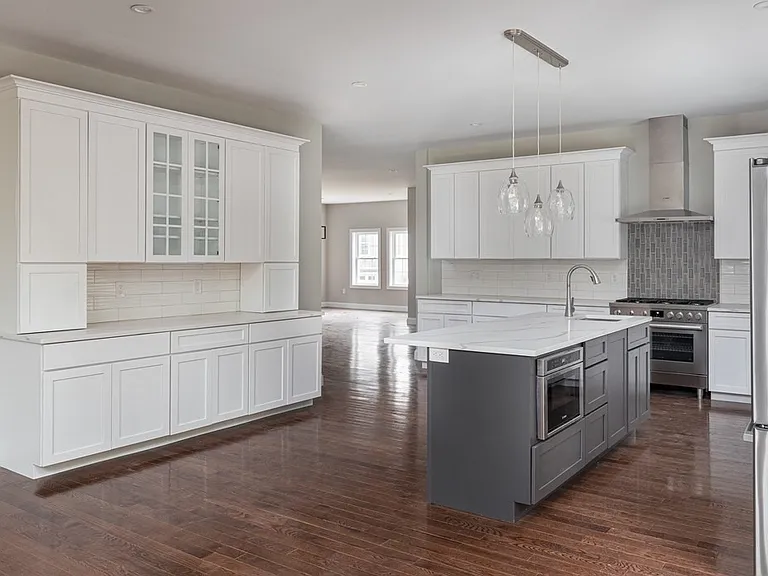 15 Anna Pl — Photo 3