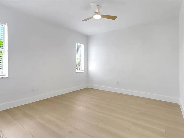 4525 Fluvia Ave — Photo 19