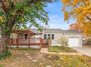 413 S Bluegrass Dr, Bonner Springs, KS 66012