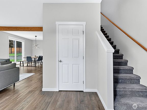 3rd image of 717 NE 382nd Street