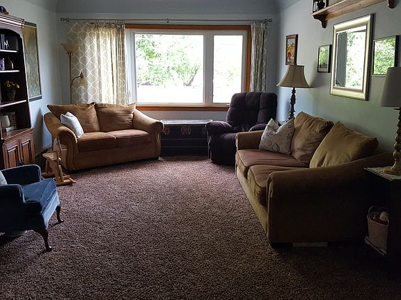 5th image of 209 N Brown Ave