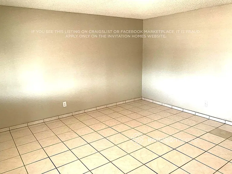 3808 W Glendale Ave — Photo 4