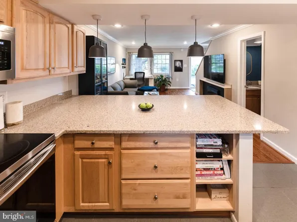 202 S Virginia Ave #73, Falls Church, VA 22046