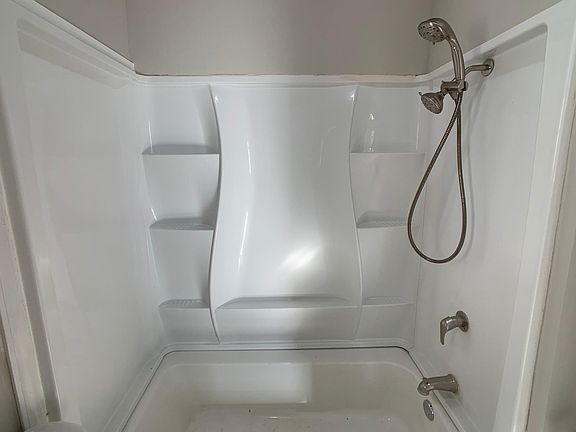 4th image of 3143 Portis Ave