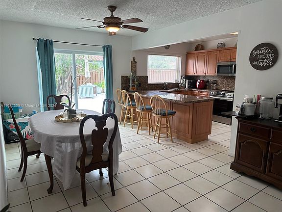 2nd image of 14200 Kendale Lakes Dr