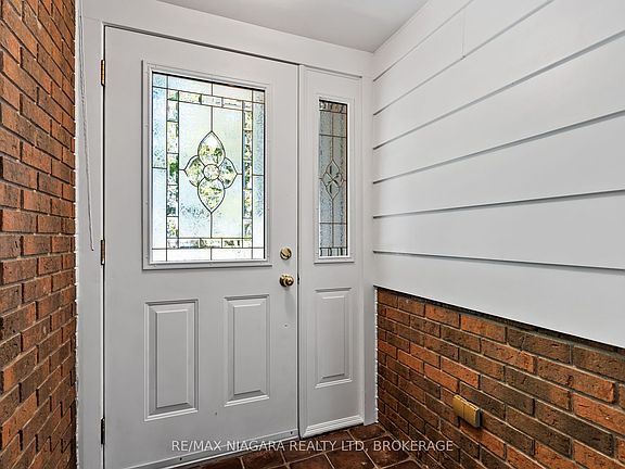 4th image of 11611 Burnaby Rd
