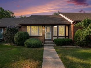 2356 Radcliff Village Dr SE, Grand Rapids, MI 49546