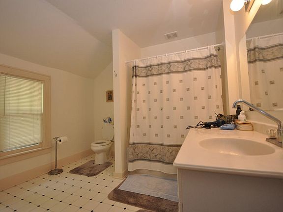 5th image of 5130 Boettcher Dr