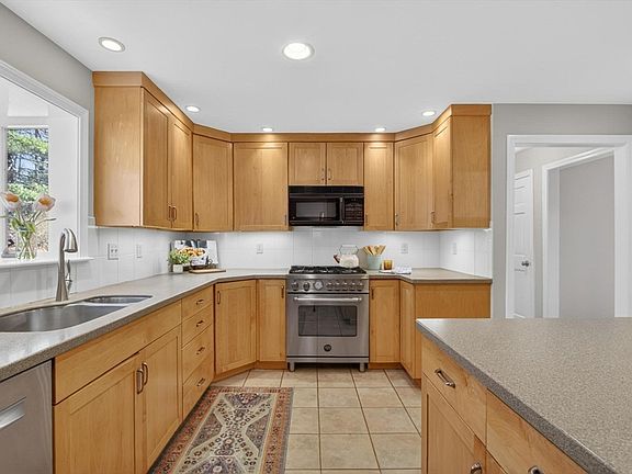 4th image of 18 Bromfield Rd