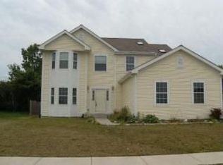 9903 W Dean Rd, Milwaukee, WI 53224