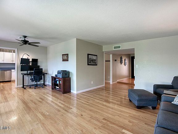 4th image of 2527 W SURREY Avenue