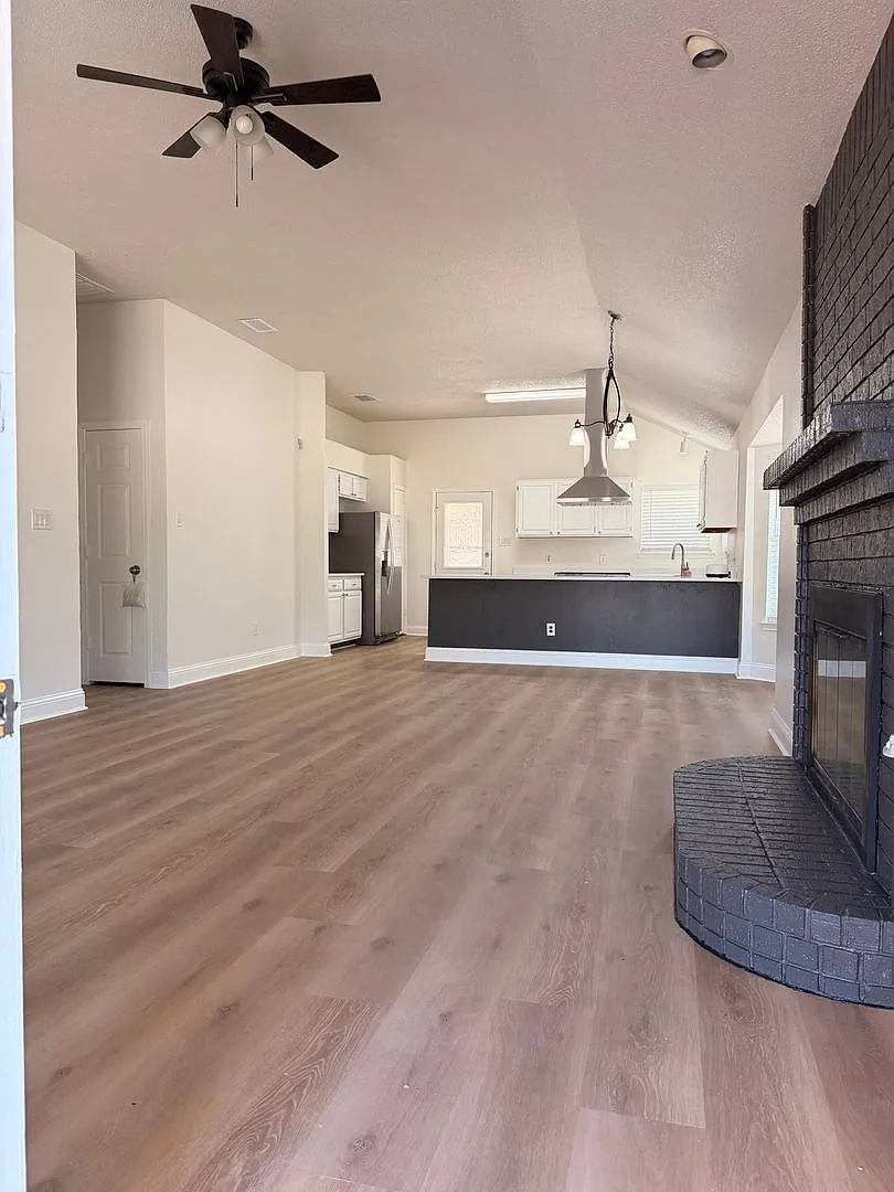 Charming 3BR House in Fort Worth — Photo 4
