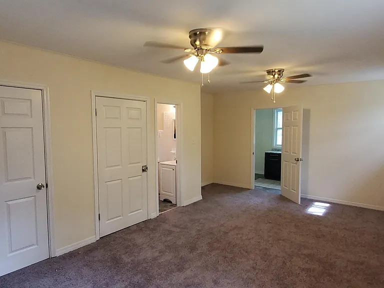 854 Allison St — Photo 15