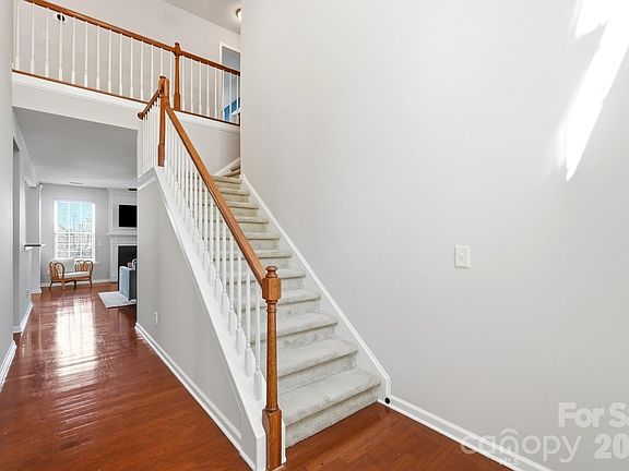 5th image of 324 Minitree Ln