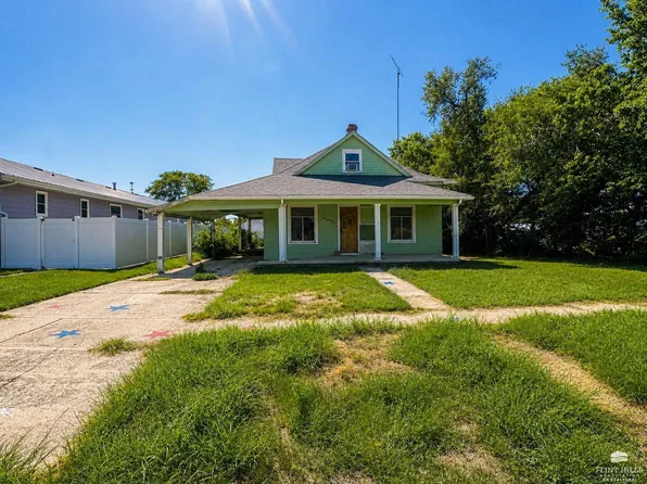 223 E Lincoln Ave, Lincoln, KS 67455
