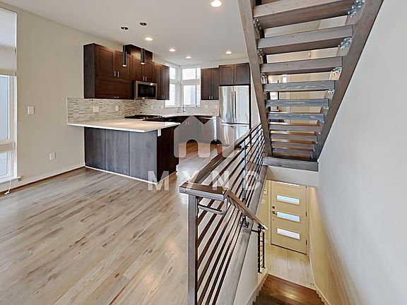 4th image of 3936 1st Ave NE #A
