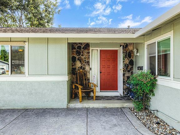 2nd image of 742 Corte Crestview