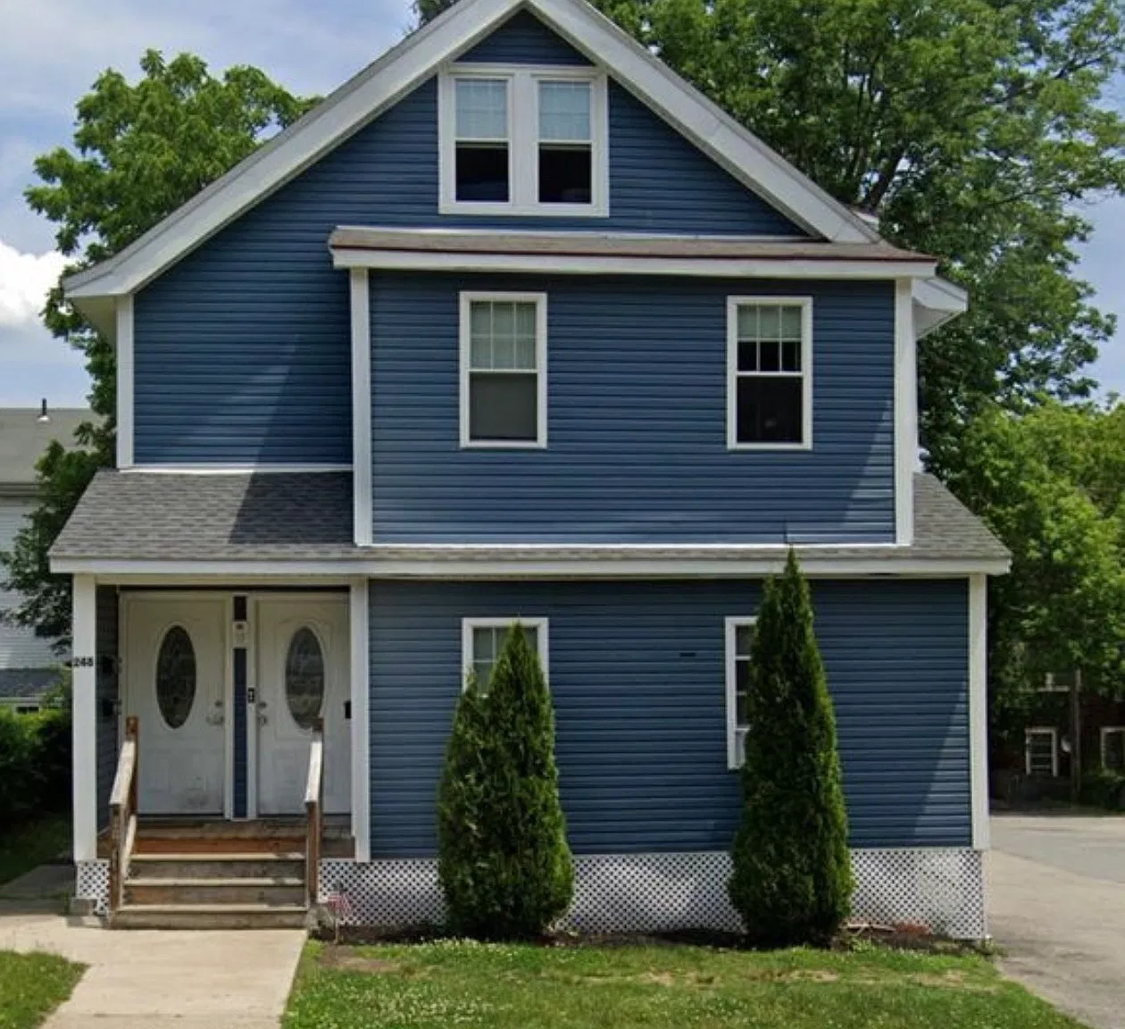 5 bed, 2000 sqft, $3,100 — Photo 1
