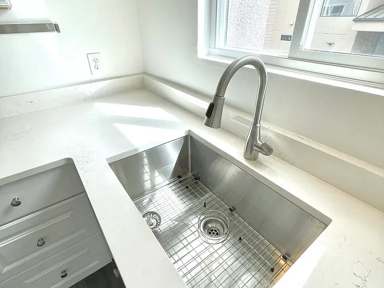 Welcome to a prime West Seattle community designed for convenient and comfortable living — Photo 16