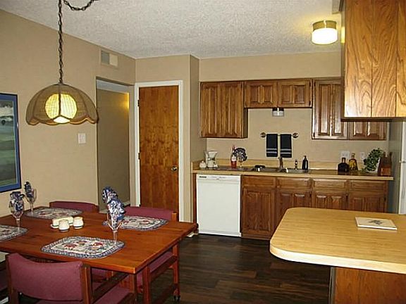 3rd image of 3309 Meadow Wood Ln