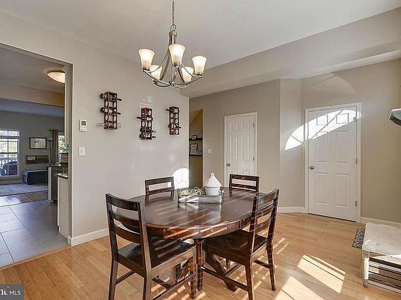4th image of 43074 Candlewick Sq
