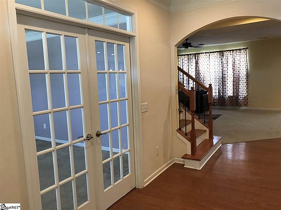 4th image of 224 Kelsey Glen Ln