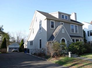 231 Henderson Rd, Fairfield, CT 06824