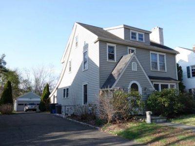 231 Henderson Rd, Fairfield, CT, 06824