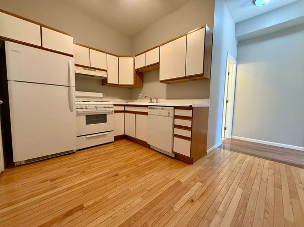 556 W 37th St APT 2E