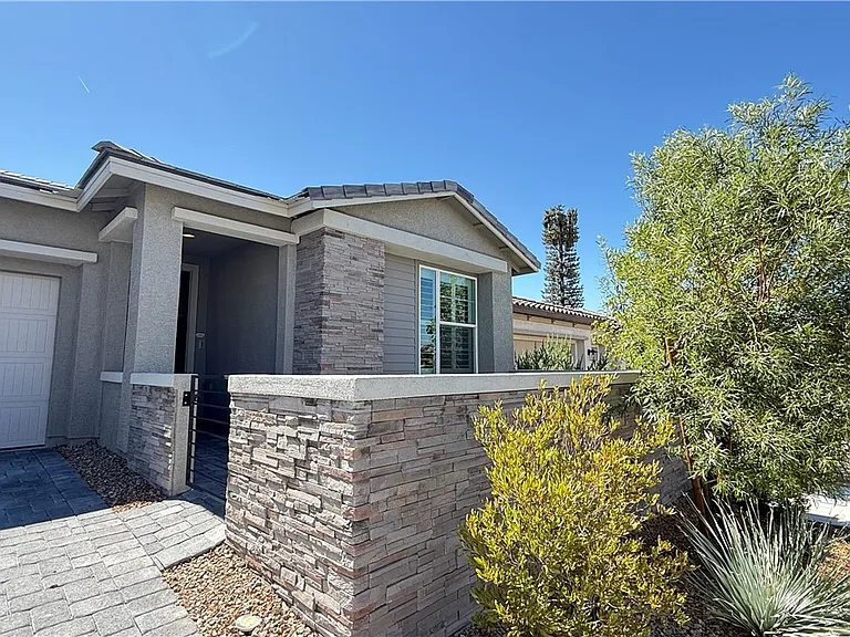 7491 Bonnie Piper St — Photo 3