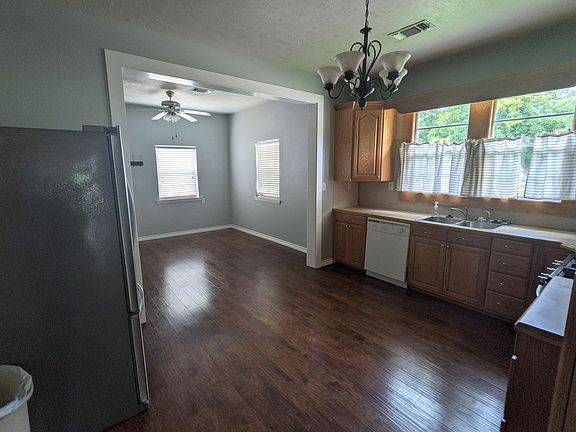 4th image of 2700 Avenue D