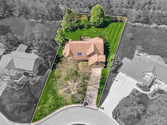 4th image of 8875 Davington Dr