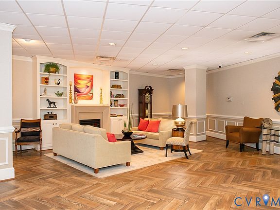 3rd image of 2956 Hathaway Rd #U809