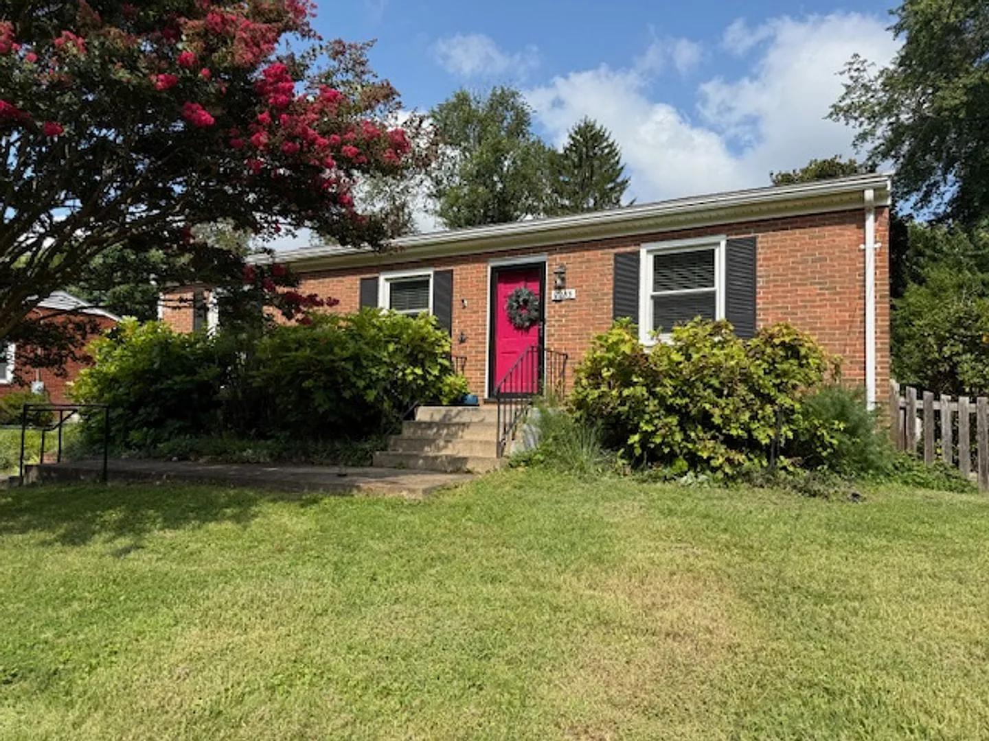 2233 Banbury St photo 1