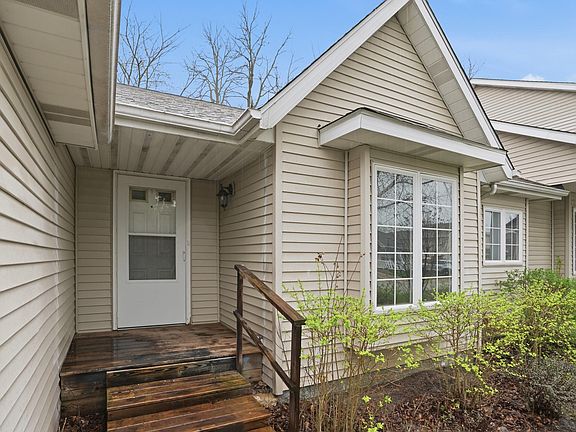 3rd image of 2410 Prim Rose Dr