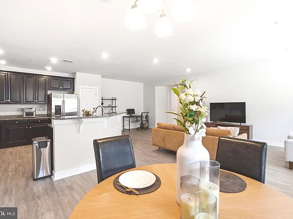 3rd image of 10020 Ruffian Way #A