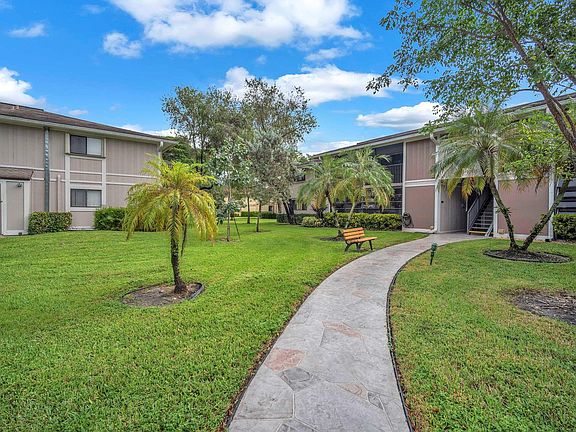 3rd image of 10903 W Clairmont Circle #201