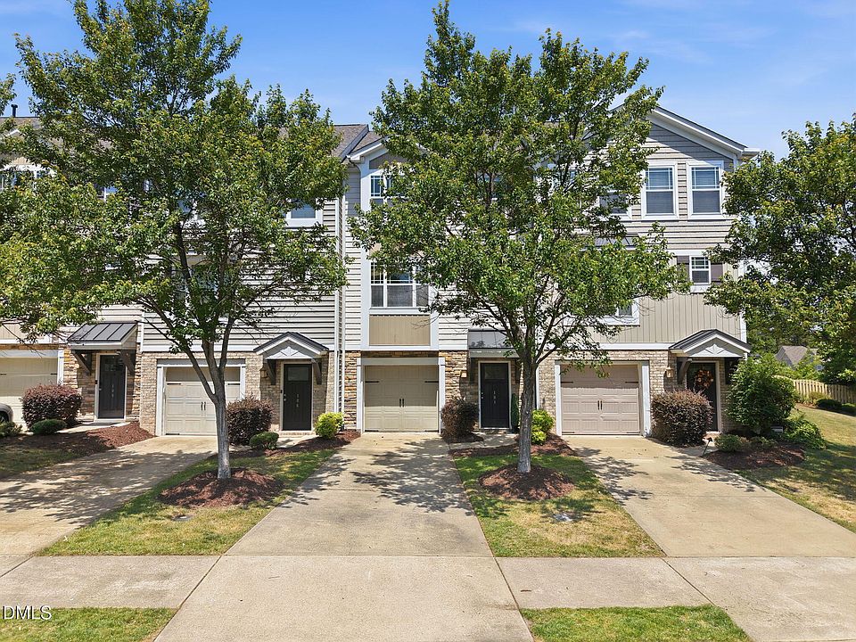 1st image of 104 Irving Way