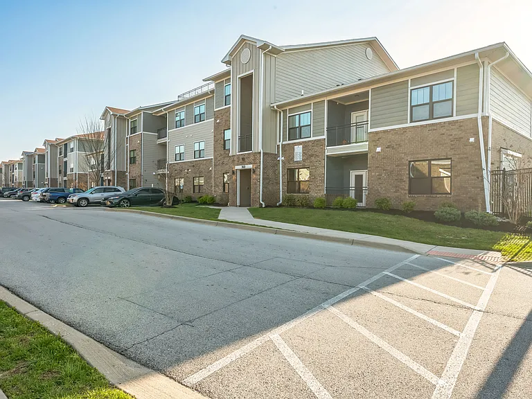 Frontgate Apartments — Photo 43
