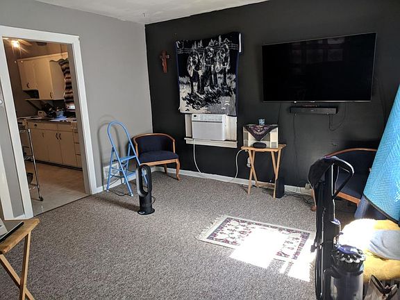4th image of 670 4th St
