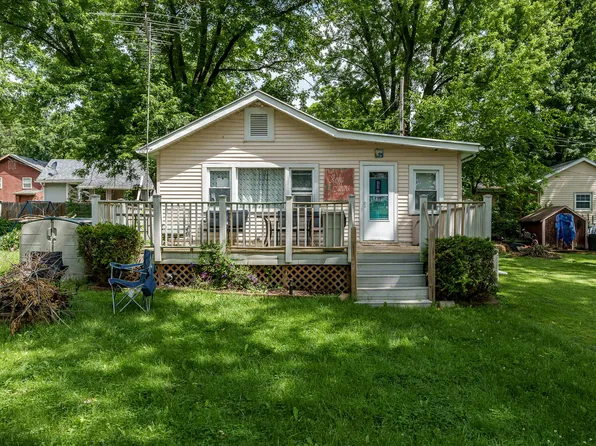 114 Lakeview Ave, Edgerton, WI 53534