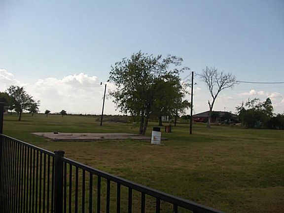 5th image of 2209 S Fm 1138