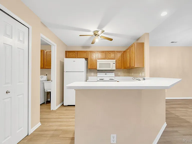8208 Chesapeake Cir — Photo 18