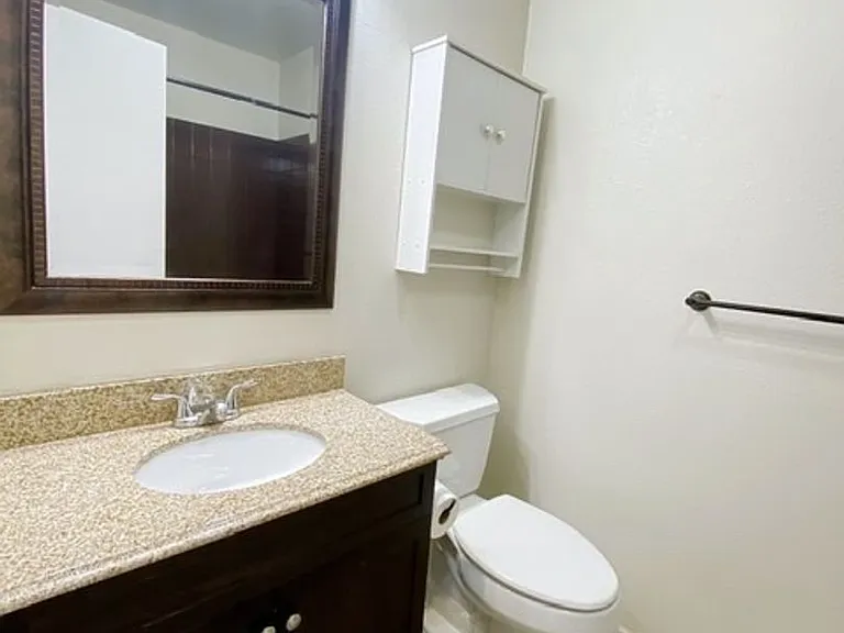 7270 Huntsmen Cir #F — Photo 29