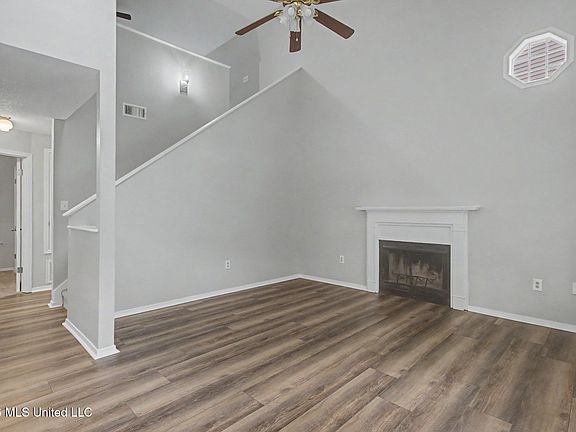 4th image of 1750 James Buchanan Dr