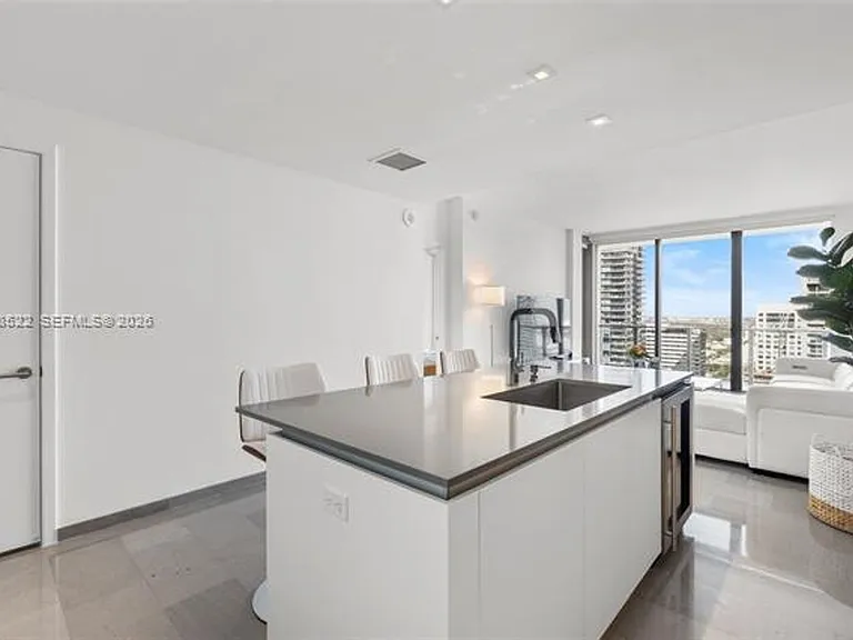 68 SE 6th St #CU-2306 — Photo 8